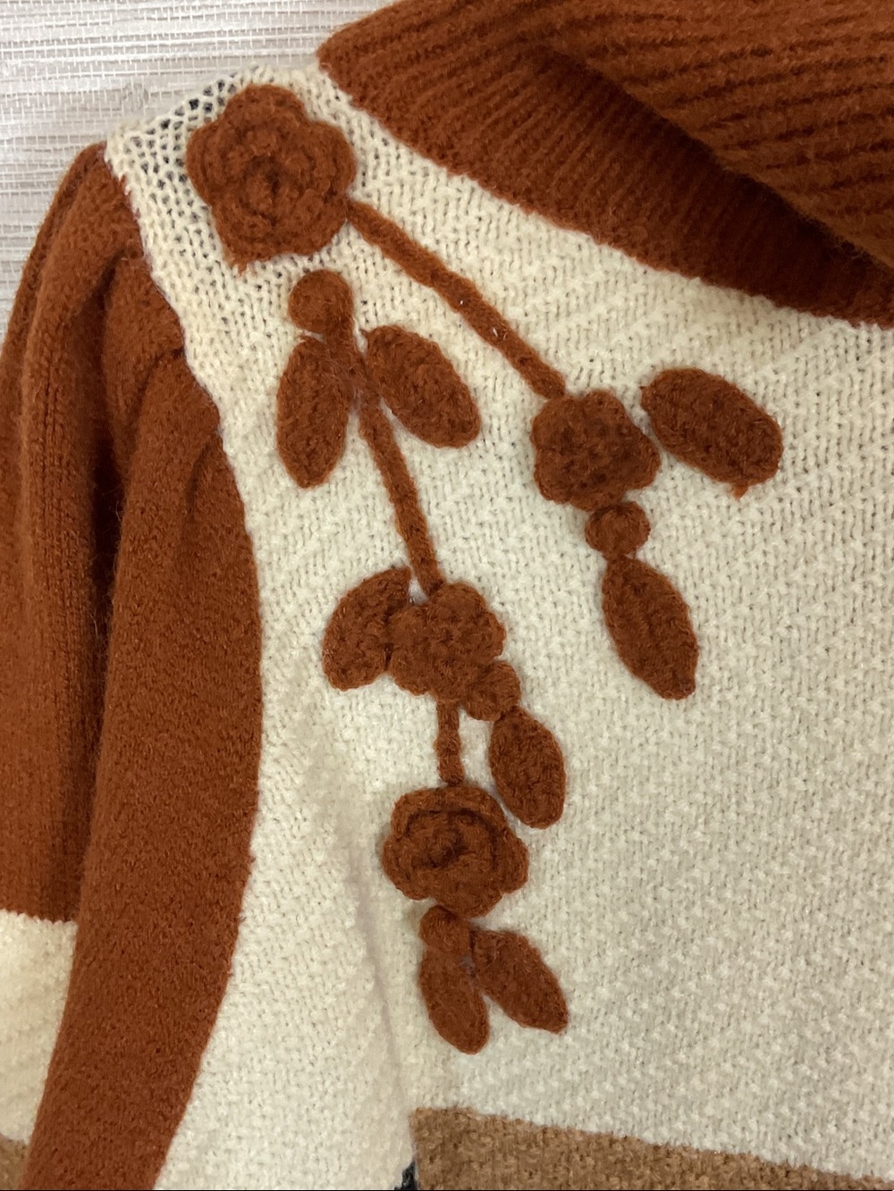 &Merci Turtleneck Floral Leaf Appliqué Patchwork Sweater in Rust & Cream Large - Picture 3 of 15